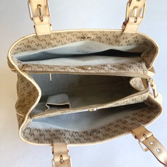 Dooney & Bourke Cream Tan Canvas Signatures Logo Cream Leather Tote Shoulder Bag - Picture 16 of 16